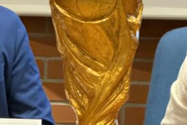 UNA MOSTRA “ROBOTICA” - UN ROBOT DA IL CALCIO D’INIZIO ALLA MOSTRA SULLA STORIA DEI MONDIALI